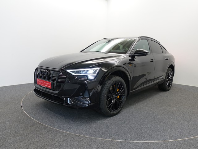 Audi e-troon Black edition